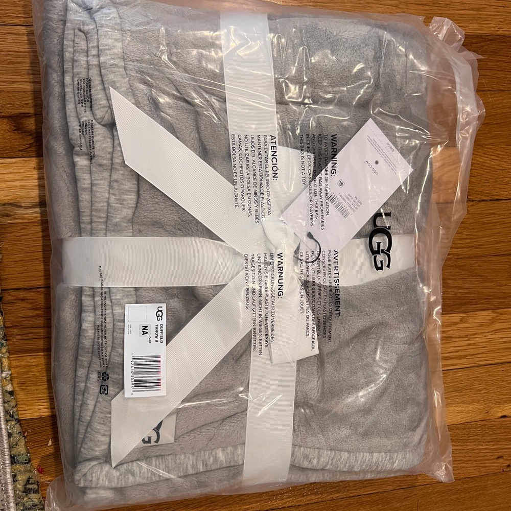 UGG Duffield Throw II